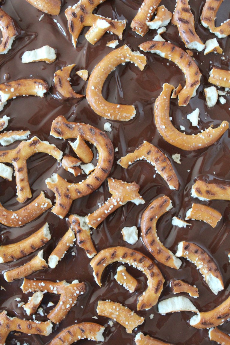 Chocolate covered pretzel bark 3